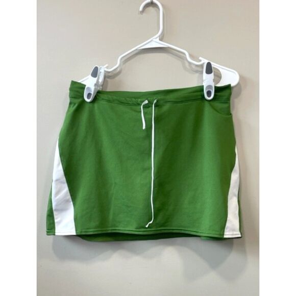Athleta Pants - Athleta Green White Tennis Workout Skirt Shorts Pocket Womens Size L